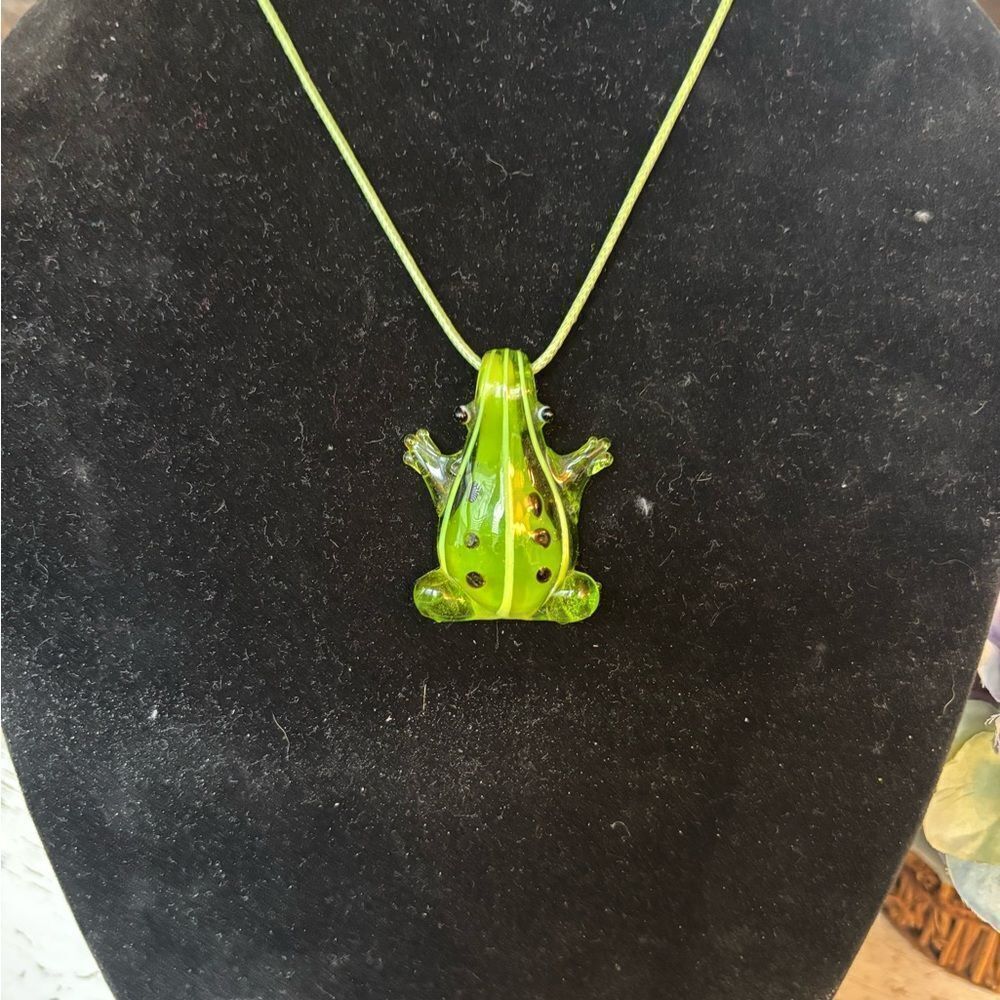 NEW! 18” Vintage Handmade Glass Frog Necklace Lobster Clasp & Extension NWT - Picture 2 of 5